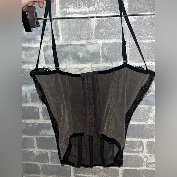 [SOLD] Out From Under Modern Love Corset - Urban Outfitters - Picture 4 of 7